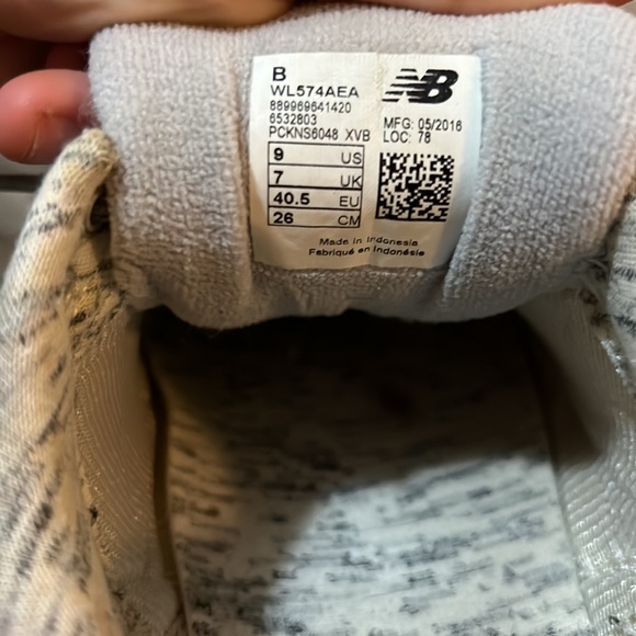 New Balance Womens 574 Gray and Rose Gold US W size 9 - Picture 7 of 8